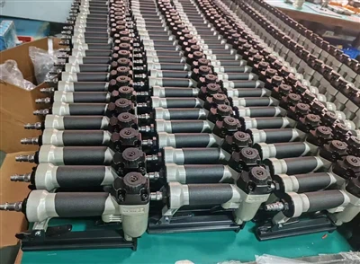 Ship Out 3000pcs Air Atapler 8016 And 200pcs Coil NailerS CN55 To Turkish Cus...